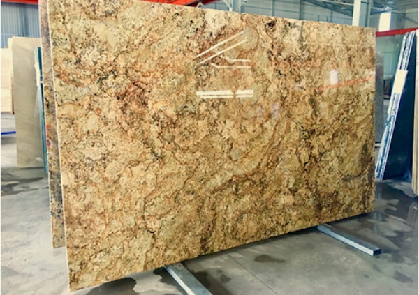 đ&aacute; hoa cương cầu thang v&agrave;ng n&acirc;u