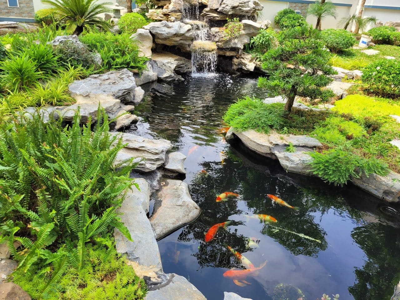 hồ non bộ thác nước