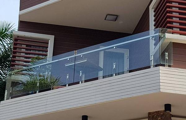 lan can k&iacute;nh cường lực