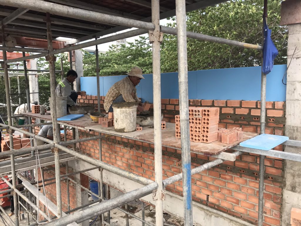 ưu nhược điểm khi xây tường 10 và tường 20 nhà phố