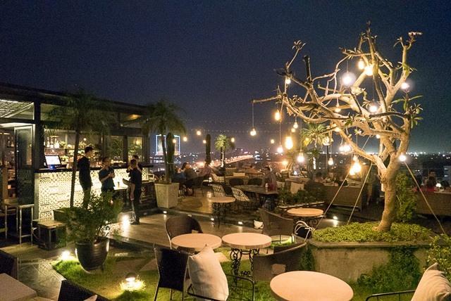 mẫu s&acirc;n vườn cafe s&acirc;n thượng