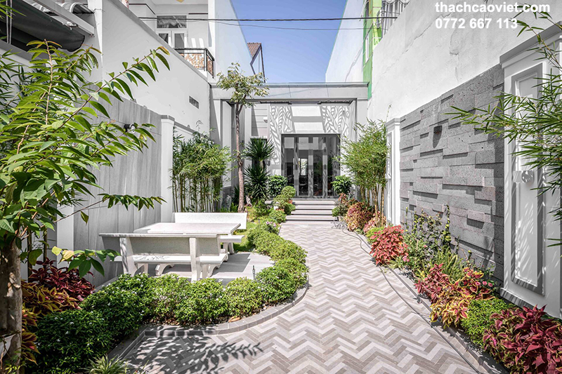 s&acirc;n vườn trước nh&agrave;