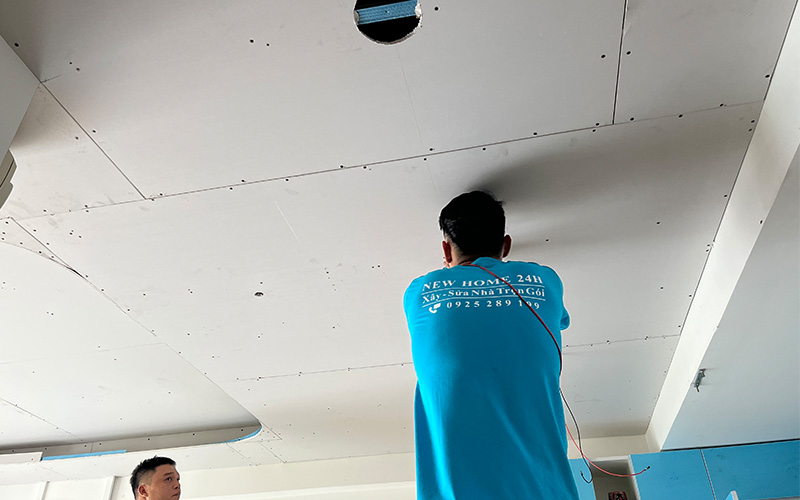 mẫu trần thạch cao phòng bếp đẹp và ấm cúng
